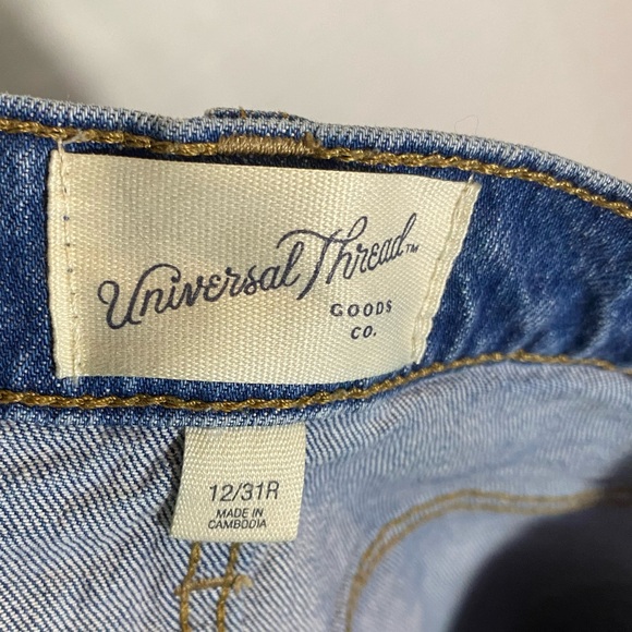 Universal Thread Vintage Bermuda Blue Denim Shorts, Size 12/31R - Picture 4 of 5